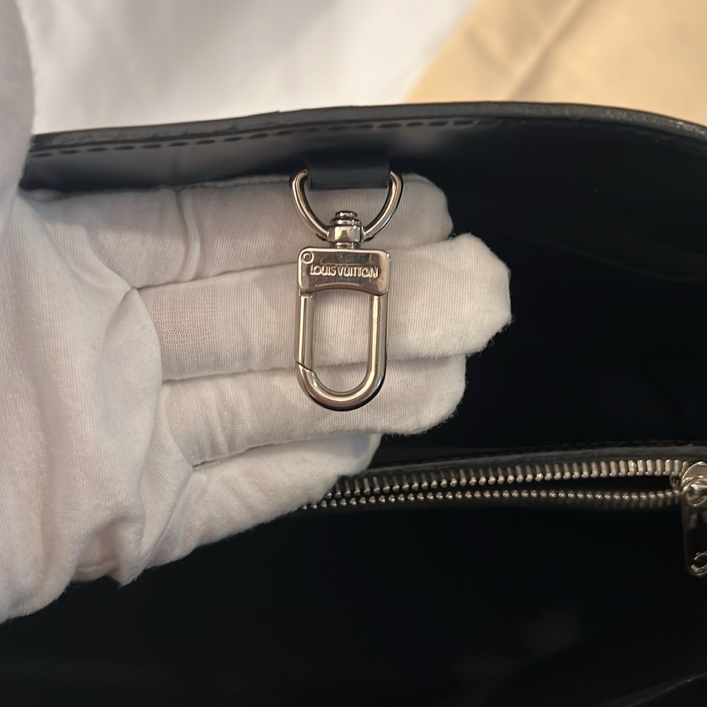 Louis Vuitton Black Epi Leather Passy GM Bag - Picture 8 of 16